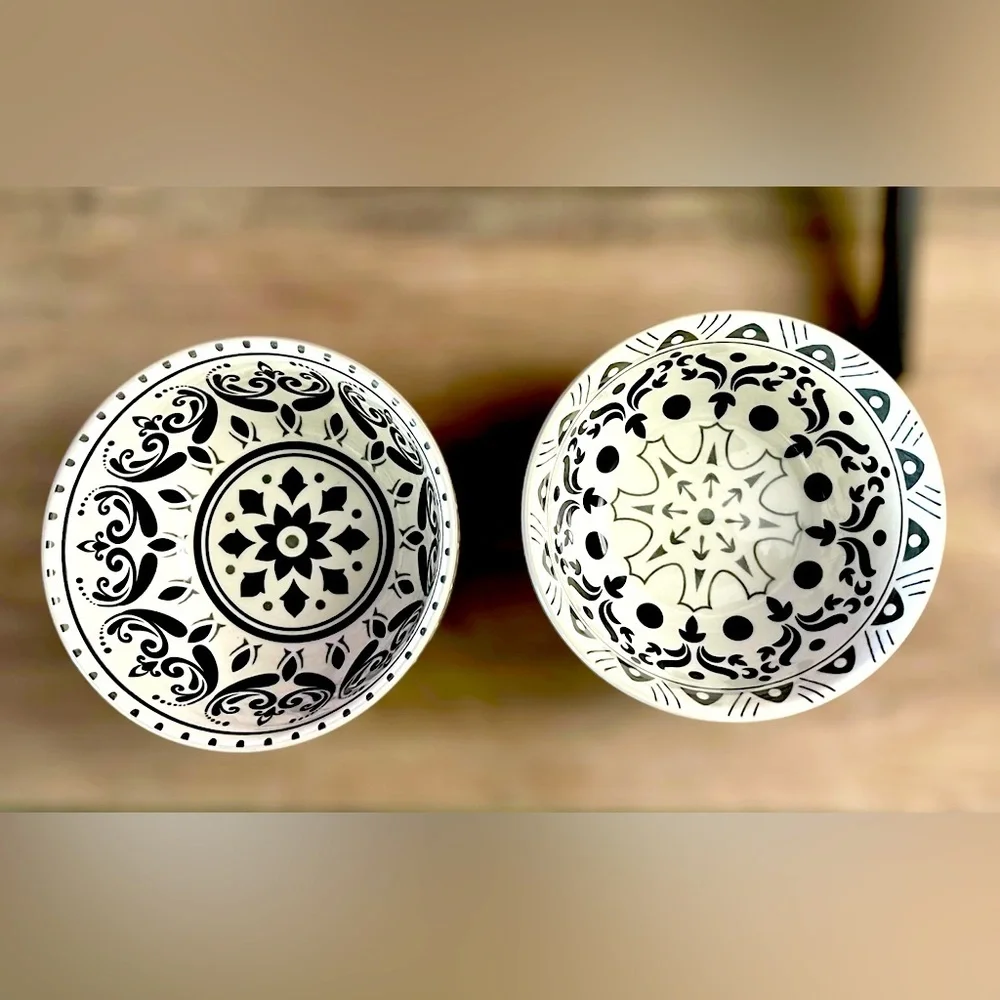 NWOT Set of Expressions Signature Stoneware Small Embossed Gray & Black Bowls - Picture 4 of 6